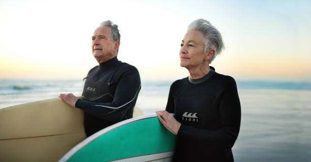 istock Our way of getting away by catching a wave 923778500