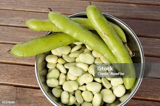 Tazón De Broad Frijoles Y Estaciones De La Recepción Foto de stock y más banco de imágenes de Agricultura