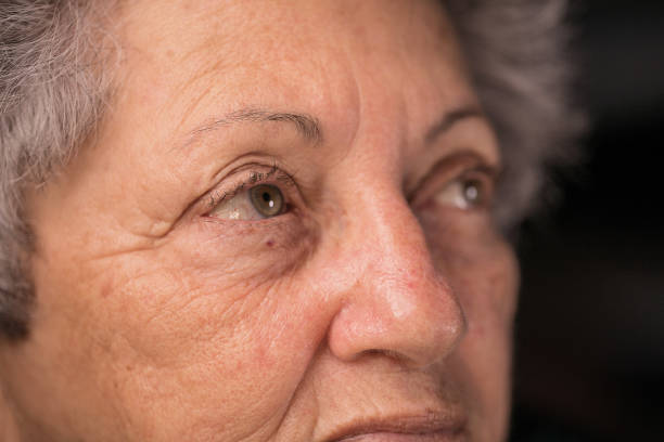 istock Senior woman face 923802714