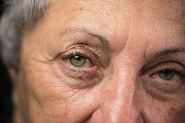 istock Senior woman face 923802792