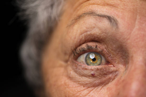 istock Senior woman face 923802908