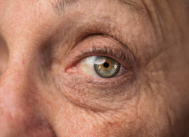 istock Senior woman face 923802914