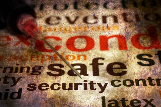 istock Syringe and safety grunge concept 923888162