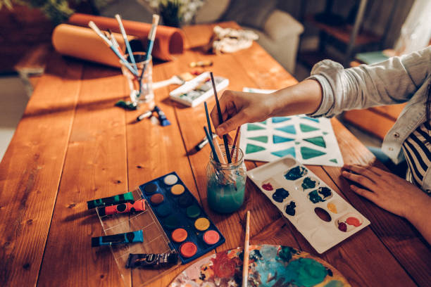 istock Young artist learning how to draw shapes 923902222