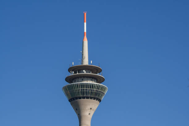 tv tower in dusseldorf - rhine river audio imagens e fotografias de stock