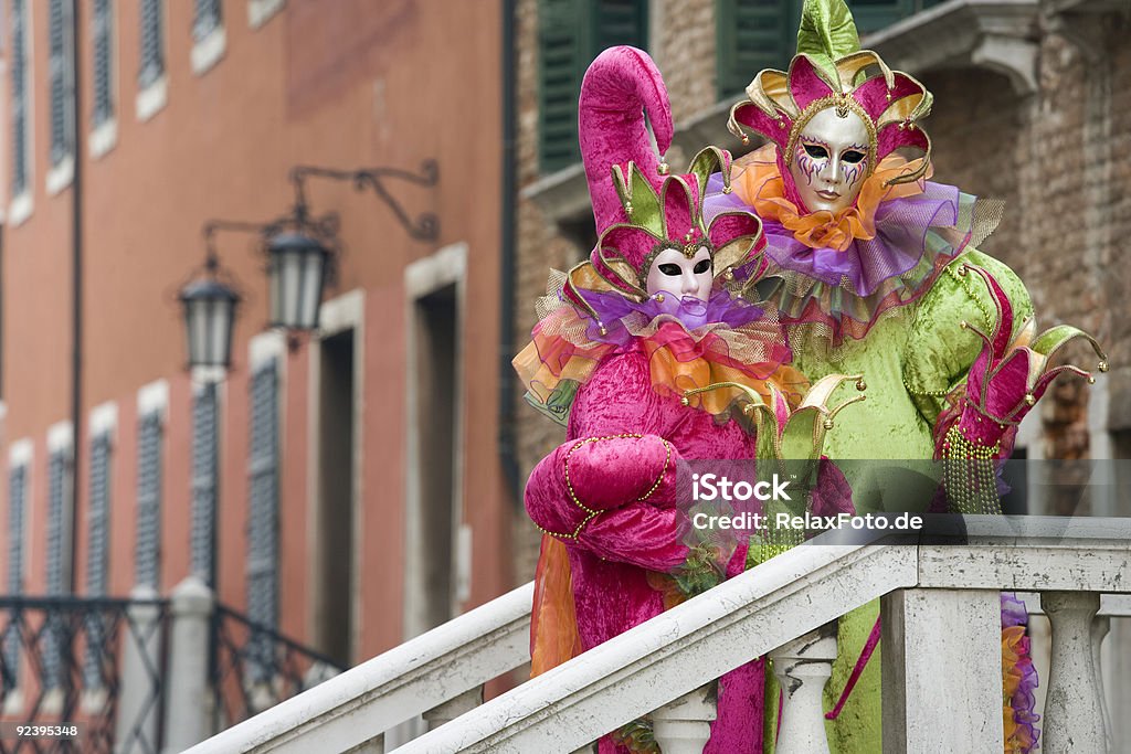 Duas máscaras com Bobo da Corte costumes em Veneza no Carnaval - Royalty-free Carnaval de Veneza Foto de stock