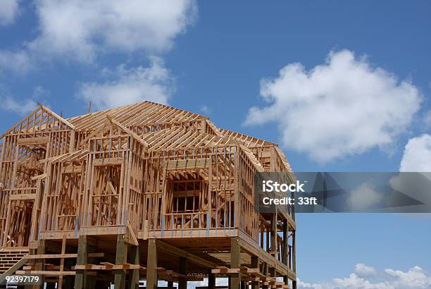 Home Design Stockfoto und mehr Bilder von Balkengerüst - Balkengerüst, Bauen, Baugewerbe