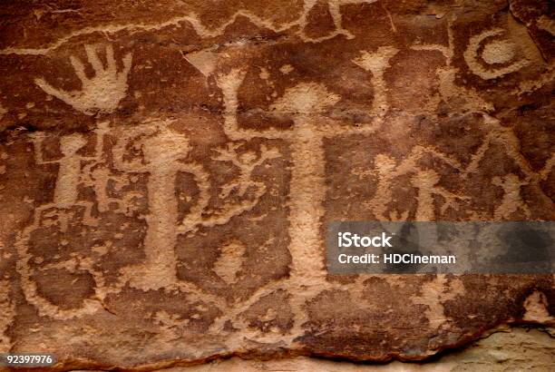 古代 Puebloans Anasazi の岩面彫刻ケイヴ絵画 - 男の原始人のストックフォトや画像を多数ご用意 - 男の原始人, ホピ文化, 洞窟