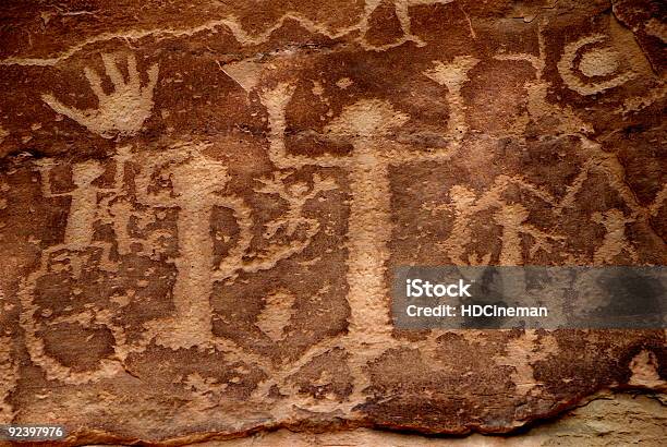 Ancestrais Puebloans Petroglyphscaverna Pinturas - Fotografias de stock e mais imagens de Homem das Cavernas