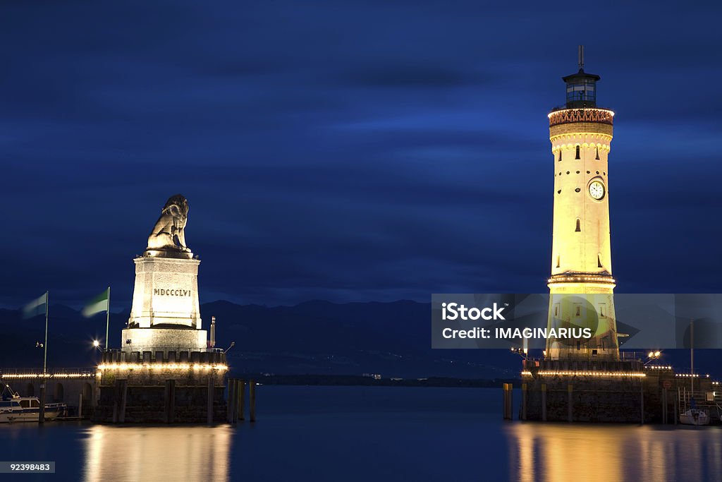 オールドポートの Lindau ,ドイツ - Horizonのロイヤリティフリーストックフォト