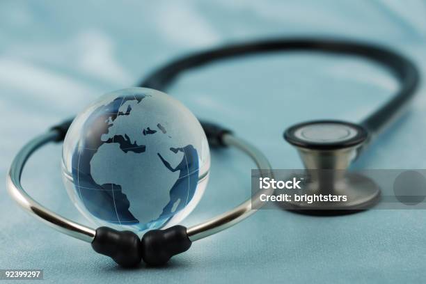 Foto de Global Healthcare e mais fotos de stock de Saúde e Medicina - Saúde e Medicina, Globo terrestre, Mapa-múndi