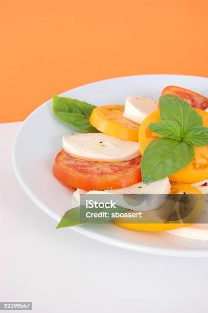 Foto de Salada Caprese e mais fotos de stock de Alimentação Saudável - Alimentação Saudável, Amarelo, Antepasto