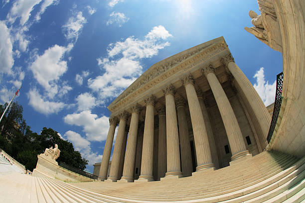 supremo tribunal dos estados unidos - legal system us supreme court column washington dc - fotografias e filmes do acervo