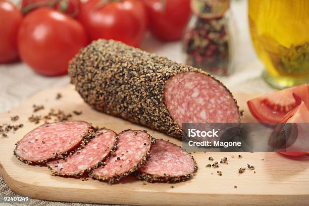 Fatiado Salame - Fotografias de stock e mais imagens de Almoço - Almoço, Carne, Carne de Porco