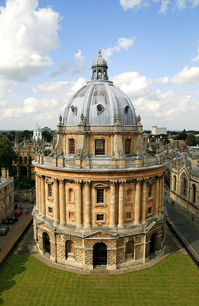 Radcliffe Camera, Oxford University The Radcliffe Camera designed by James Gibbs and built in Oxford between 1737-1749 to originally house The Radcliffe Science Library, but now is the additional reading rooms for the Bodleian Library bodleian library stock pictures, royalty-free photos & images