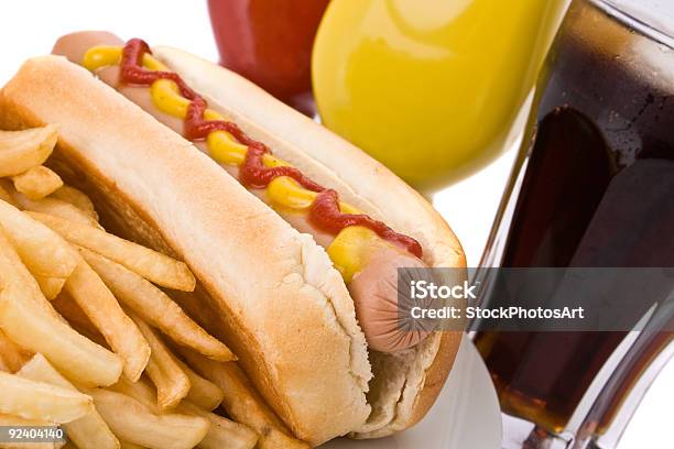 Быстрого Питания Обед С Hotdog Картофель Фри И Cola — стоковые фотографии и другие картинки Картофель фри