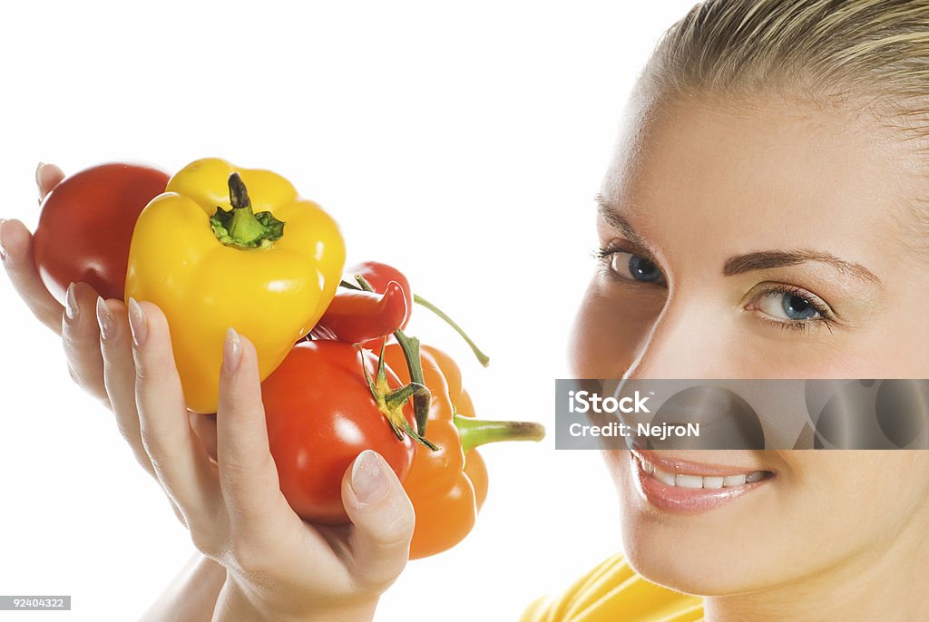 Bela jovem com novos produtos hortícolas - Royalty-free Adulto Foto de stock