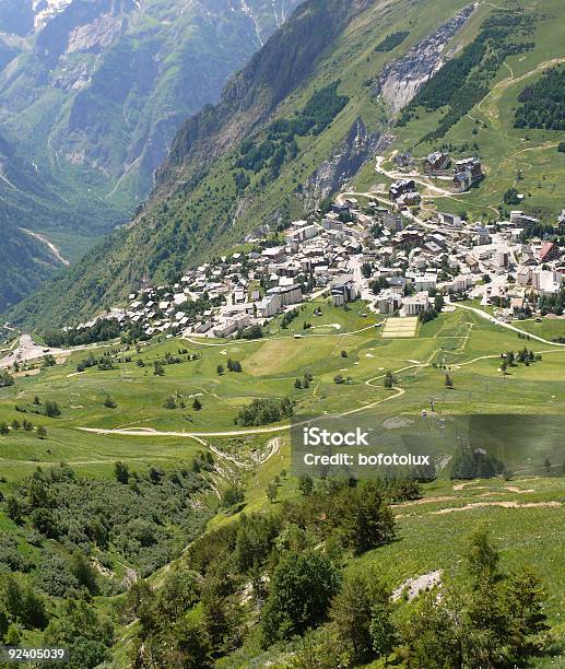 Photo libre de droit de Les Deux Alpes France Ski Resort banque d'images et plus d'images libres de droit de Les Deux Alpes - Les Deux Alpes, Couleur verte, Alpes européennes