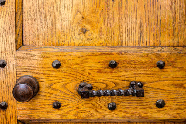 istock Italy: Close up of rustic old door 924062016