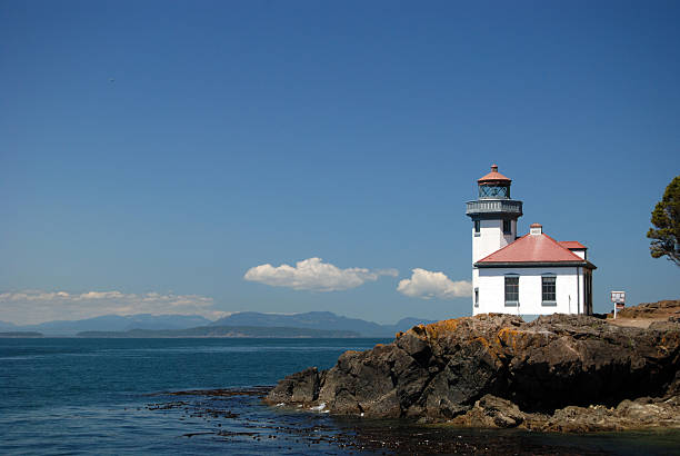 istock Lime Kiln Point Lighthouse, San Juan Island 92406208
