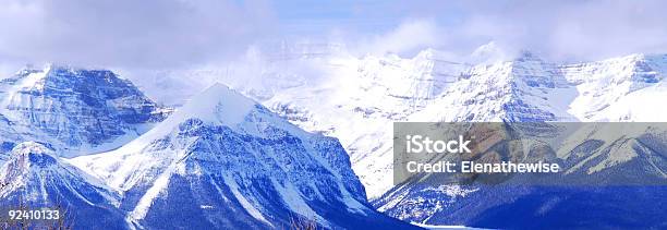 Snowy Góry - zdjęcia stockowe i więcej obrazów Alpy - Alpy, Bez ludzi, Chmura
