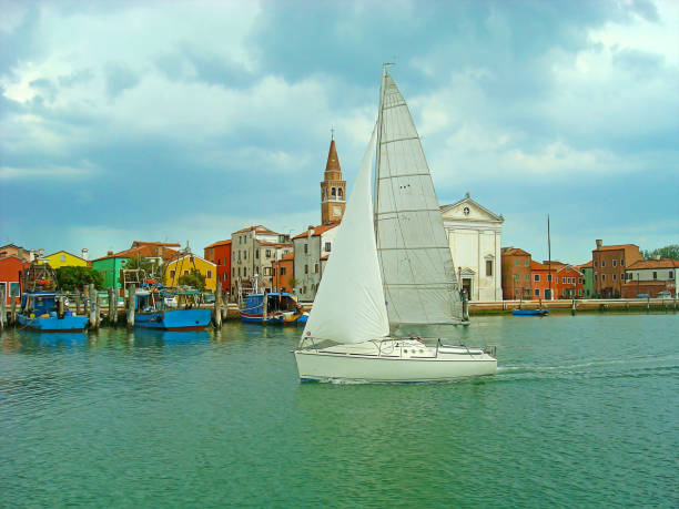 istock Venice. Colorful view  with soft oil painting filter. 924104342