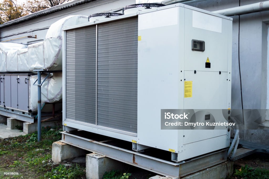 sti harmonisk klassekammerat Gray Commercial Ac Unit For Central Ventilation System Stock Photo -  Download Image Now - iStock
