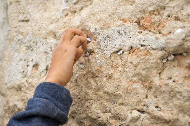 istock Asking for desire at the Western Wall 924146306