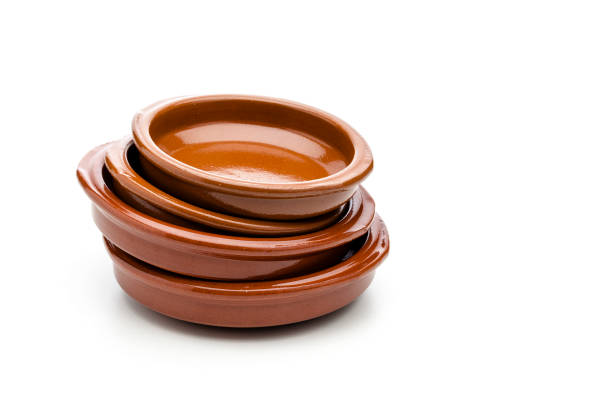 типичная испанская глиняная посуда - earthenware bowl ceramic dishware стоковые фото и изображения