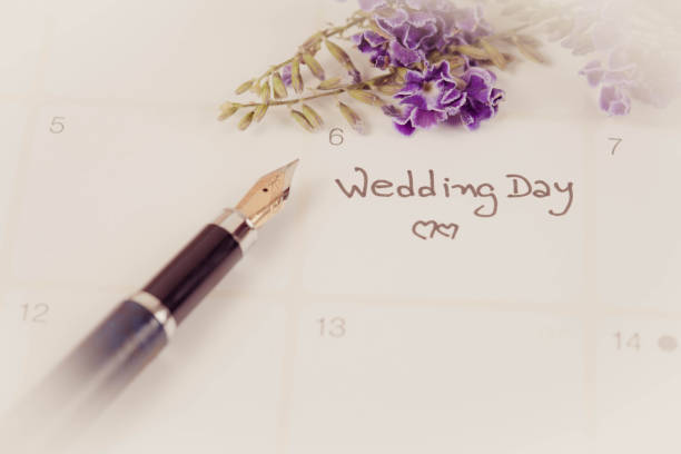 istock Reminder Wedding day in calendar planning and fountain 924159868