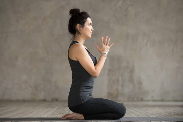 istock Young woman doing seiza exercise 924163414