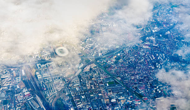 vista aérea de santo-denis con el stade de france. suburbio norte de parís - saint denis parís fotografías e imágenes de stock