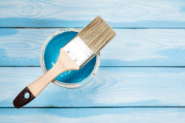 istock Brush and paint on wooden 924181914