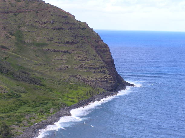 istock Coast Halawa Valley Molokai- Hawaii 924182090