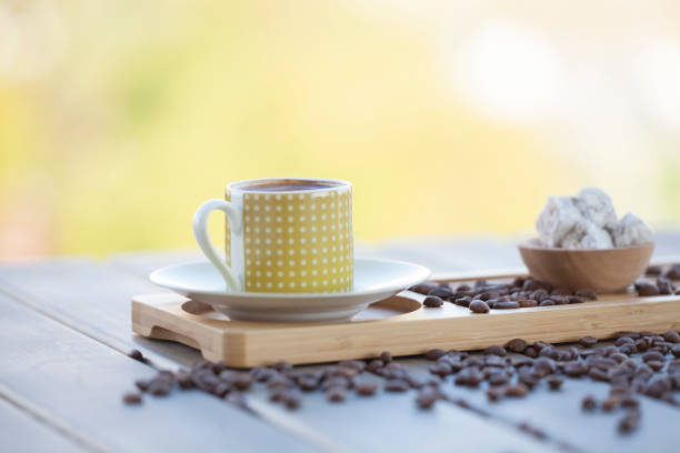 turkish coffee - coffee table non alcoholic beverage turkish coffee black coffee imagens e fotografias de stock