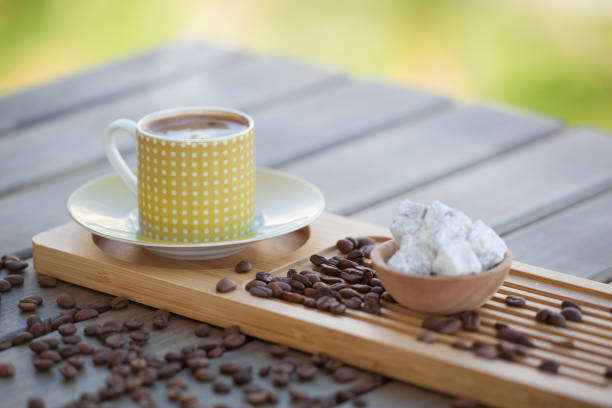 turkish coffee - coffee table non alcoholic beverage turkish coffee black coffee imagens e fotografias de stock