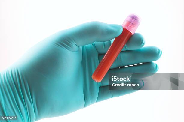 Amostra De Sangue - Fotografias de stock e mais imagens de Analisar - Analisar, Análise ao sangue, Biologia