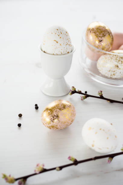 istock Easter in pink and gold 924230512