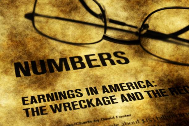 istock Earnings in Amerika grunge concept 924236338