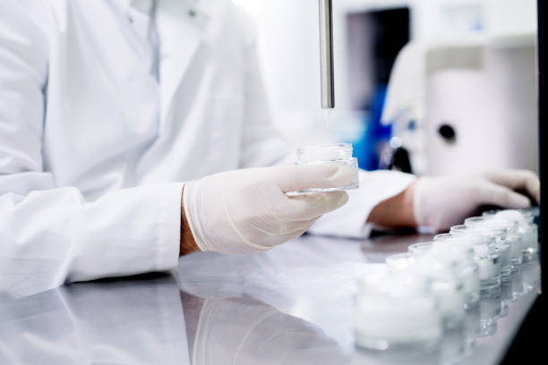 istock Production and packaging of cosmetic products. Moisturizing face cremes. 924252560