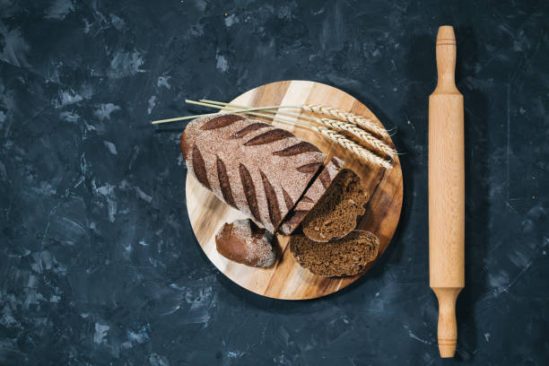 istock Loaf of fresh sliced bread 924257390