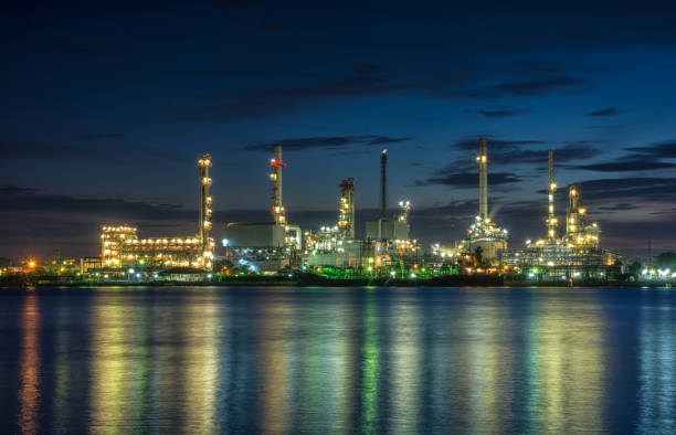 istock Oil and Gas refinery 924304364
