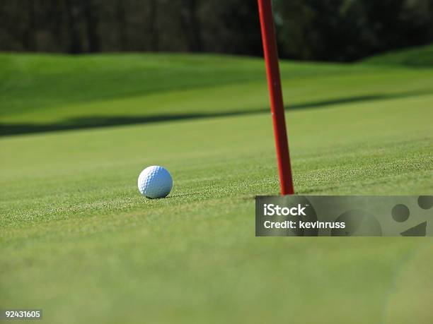 Golfball Und Hole Stockfoto und mehr Bilder von 18-19 Jahre - 18-19 Jahre, Anziehen, Baum