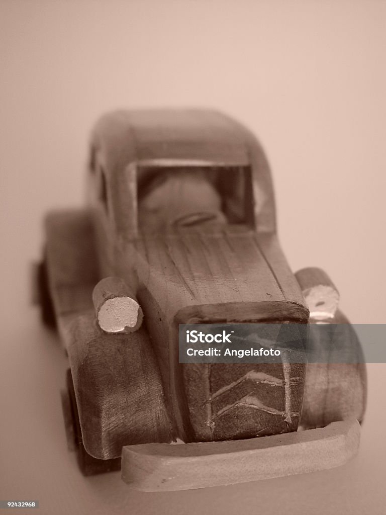 Coche de juguete de madera antiguo - Foto de stock de Anticuado libre de derechos