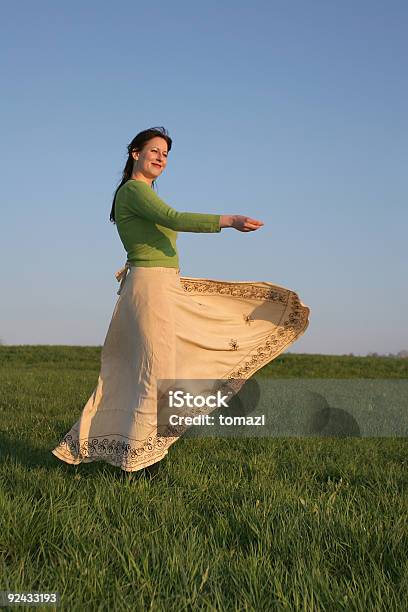 Libera In Primavera - Fotografie stock e altre immagini di Abbigliamento casual - Abbigliamento casual, Adolescente, Adulto