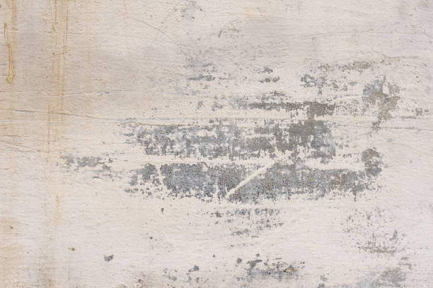 istock Wall fragment with scratches and cracks 924336750