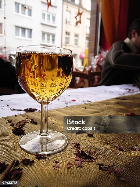 Photo libre de droit de Dans Le Restaurant banque d'images et plus d'images libres de droit de Alcool - Alcool, Boisson, Champagne