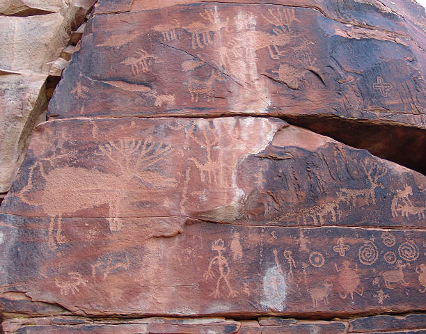 rock arte de pared - cave painting indigenous culture art arizona fotografías e imágenes de stock