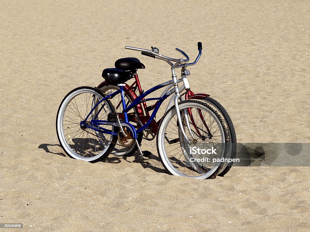 Praia de cruzeiro-sua bicicleta para ele e para ela - Foto de stock de Antigo royalty-free