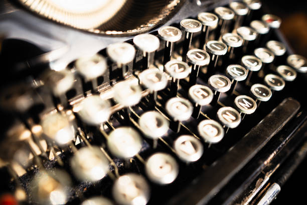古いタイプライター - newspaper typewriter the media obsolete ストックフォトと画像